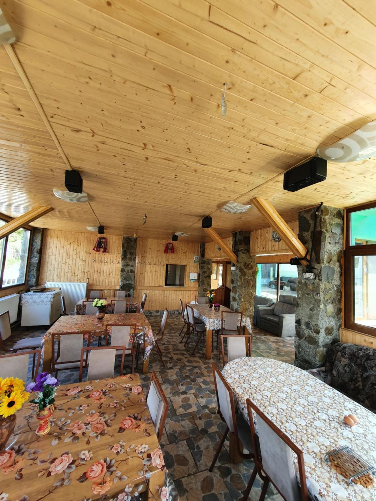 Pensiunea Novac Durau Bagian luar foto